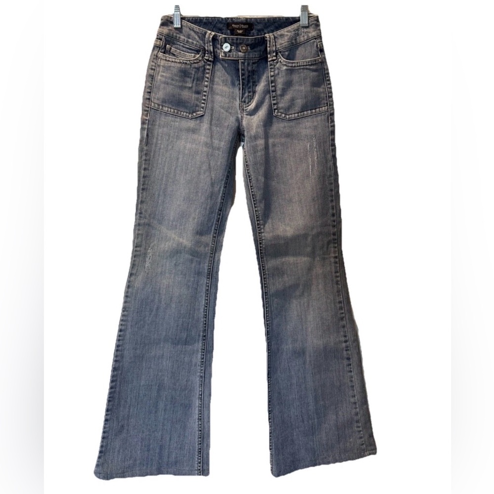 White House Black Market Flare Light Wash Jeans Rhinestone Zipper Button 00R NEW
